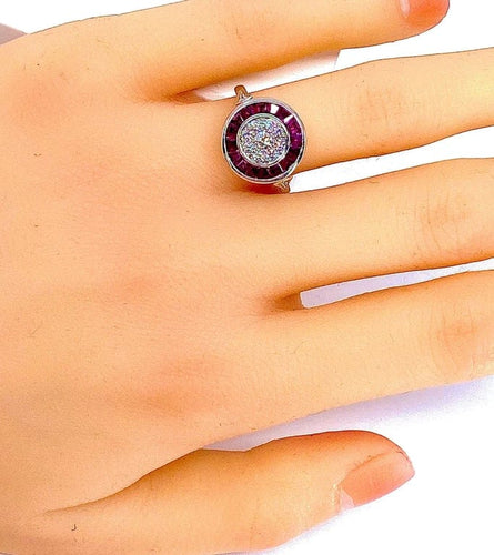 Bague 52 Bague en or blanc 18 carats avec rubis et diamants 58 Facettes AB221