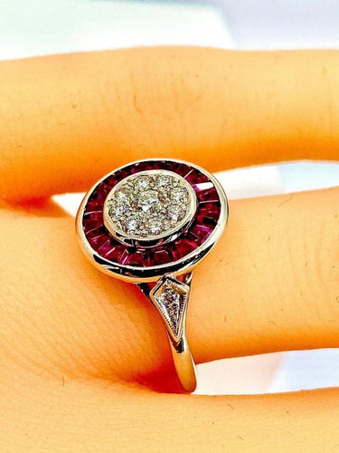 Bague 52 Bague en or blanc 18 carats avec rubis et diamants 58 Facettes AB221
