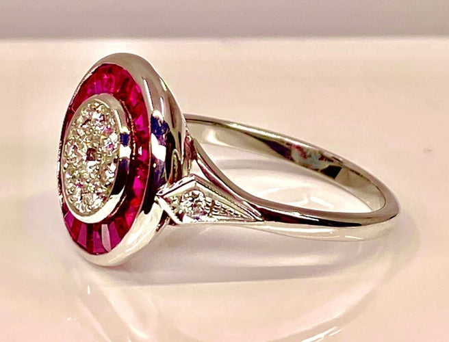 Bague 52 Bague en or blanc 18 carats avec rubis et diamants 58 Facettes AB221