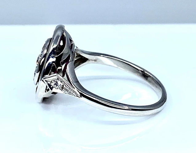 Bague 52 Bague en or blanc 18 carats avec rubis et diamants 58 Facettes AB221