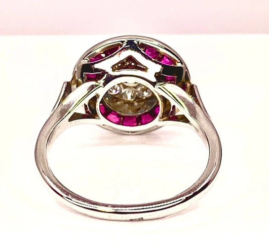 Bague 52 Bague en or blanc 18 carats avec rubis et diamants 58 Facettes AB221