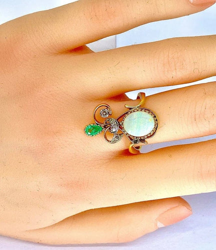 Bague 56 Bague en or jaune et or blanc 18 carats, opale, émeraude et diamants 58 Facettes AB226
