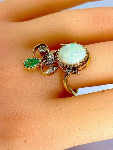 Bague 56 Bague en or jaune et or blanc 18 carats, opale, émeraude et diamants 58 Facettes AB226