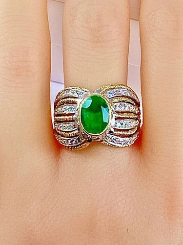 Bague 58 Bague en or jaune et blanc 18 carats avec émeraude et diamants 58 Facettes AB228
