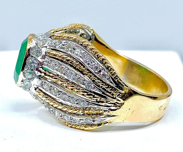Bague 58 Bague en or jaune et blanc 18 carats avec émeraude et diamants 58 Facettes AB228