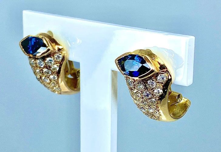 Boucles d'oreilles Boucles d’oreilles en or jaune 18 carats saphirs navette et diamants 58 Facettes AB235