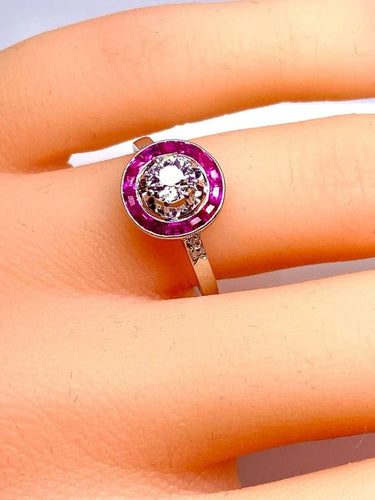Bague 53 Bague en or blanc 18 carats avec diamant taille ancienne et rubis 58 Facettes AB242