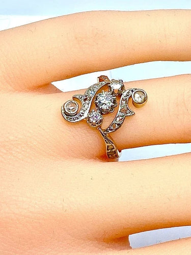 Bague 50 Bague en or jaune et blanc 18 carats avec diamants 58 Facettes AB244