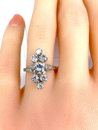 Bague 49 Bague marquise en or blanc 18 carats et diamants 58 Facettes AB261