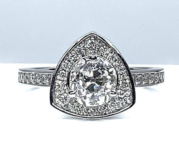 Bague 51 Bague triangle en or blanc 18 carats et diamants 58 Facettes AB258