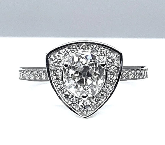 Bague 51 Bague triangle en or blanc 18 carats et diamants 58 Facettes AB258
