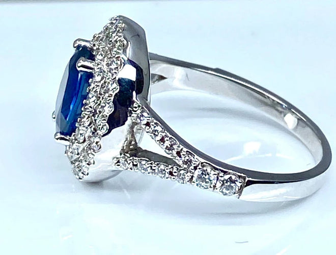 Bague 52 Bague entourage en or blanc 18 carats saphir et diamants 58 Facettes AB251