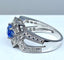 Bague 53 Bague bandeau en or blanc 18 carats, saphir de Ceylan et diamants 58 Facettes AB252