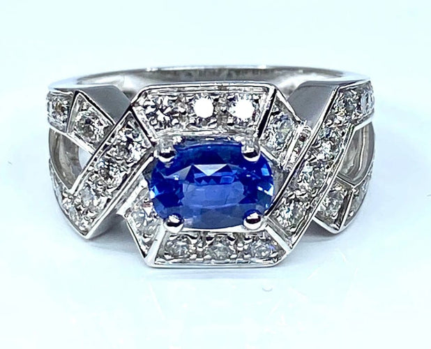 Bague 53 Bague bandeau en or blanc 18 carats, saphir de Ceylan et diamants 58 Facettes AB252