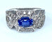 Bague 53 Bague bandeau en or blanc 18 carats, saphir de Ceylan et diamants 58 Facettes AB252