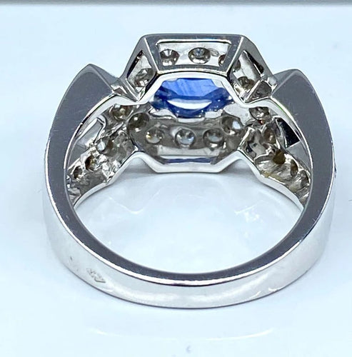 Bague 53 Bague bandeau en or blanc 18 carats, saphir de Ceylan et diamants 58 Facettes AB252