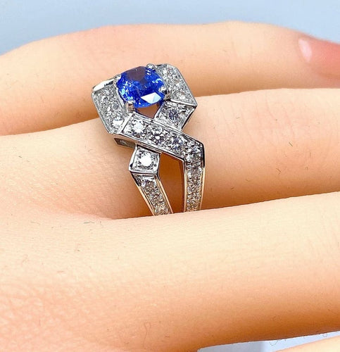 Bague 53 Bague bandeau en or blanc 18 carats, saphir de Ceylan et diamants 58 Facettes AB252