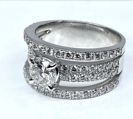 Bague 52 Bague pavée en or blanc 18 carats et diamants 0,74 ct 58 Facettes AB253