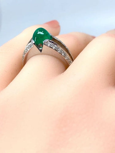 Bague 52 Bague en or blanc 18 carats avec émeraude cabochon et diamants 58 Facettes AB250