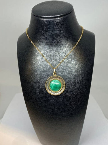 Pendentif Pendentif en or jaune 18 carats à cabochon de malachite 58 Facettes AB286