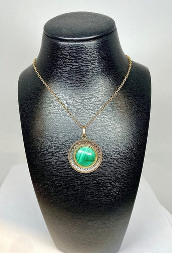 Pendentif Pendentif en or jaune 18 carats à cabochon de malachite 58 Facettes AB286
