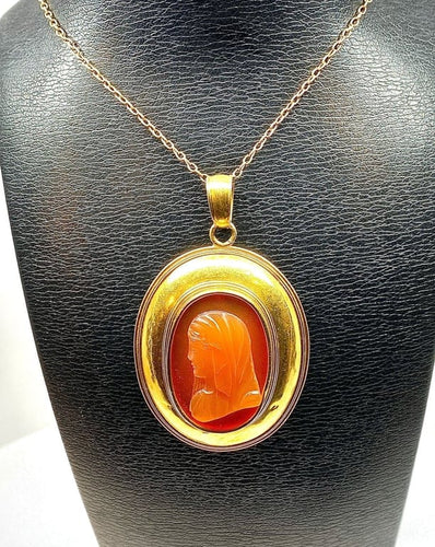 Pendentif Pendentif camée en cornaline en or jaune 18 carats 58 Facettes AB284
