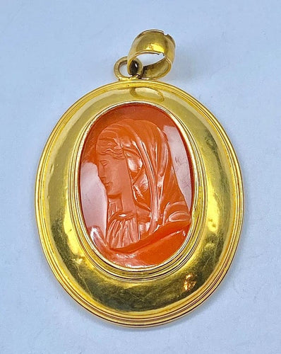 Pendentif Pendentif camée en cornaline en or jaune 18 carats 58 Facettes AB284