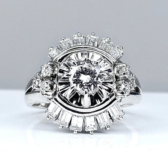 Bague 56 Bague en platine avec diamants baguette et brillants 58 Facettes AB288
