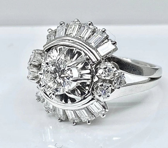 Bague 56 Bague en platine avec diamants baguette et brillants 58 Facettes AB288