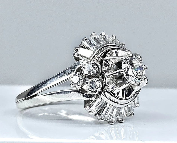 Bague 56 Bague en platine avec diamants baguette et brillants 58 Facettes AB288
