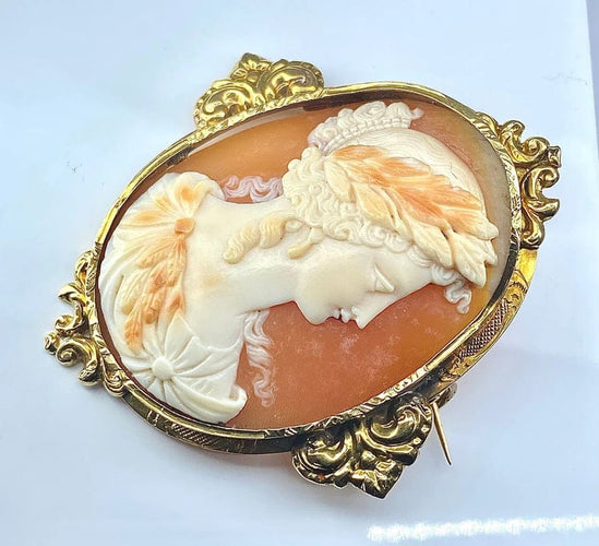 Broche Broche camée coquille en or jaune 18 carats vers 1850 58 Facettes AB302