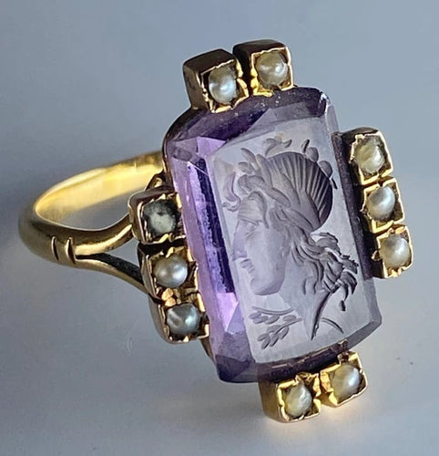 Bague 51 Bague intaille et perles fines en or jaune 18 carats 58 Facettes AB58