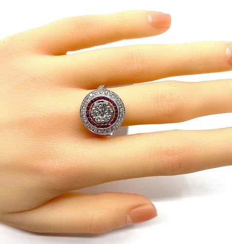 Bague 57 Bague marguerite en or blanc 18 carats, diamants et rubis 58 Facettes AB308
