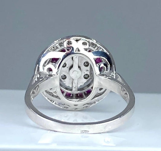 Bague 57 Bague marguerite en or blanc 18 carats, diamants et rubis 58 Facettes AB308