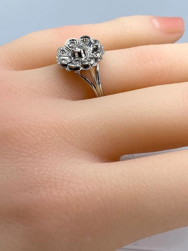 Bague 51 Bague marguerite en or blanc 18 carats et diamants 58 Facettes AB322