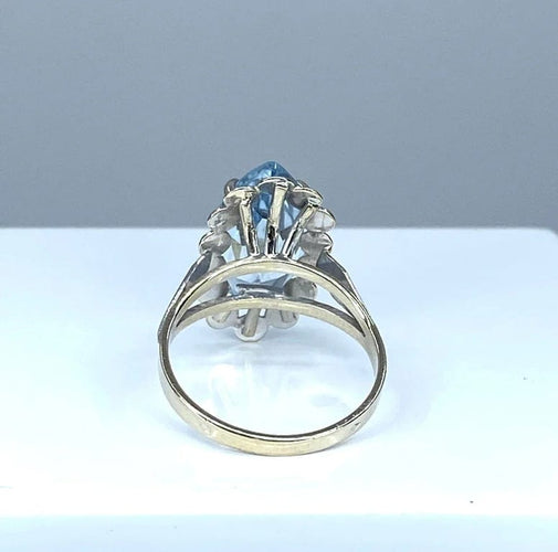 Bague 52 Bague marquise en or blanc 18 carats et aigue-marine 58 Facettes AB319