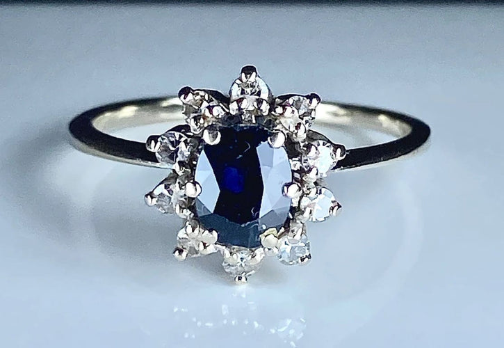 Bague 55 Bague marguerite en or blanc 18 carats avec saphir et diamants 58 Facettes AB336