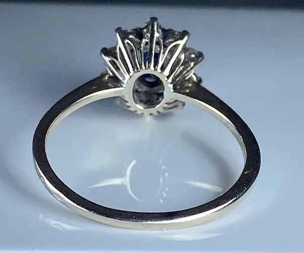 Bague 55 Bague marguerite en or blanc 18 carats avec saphir et diamants 58 Facettes AB336