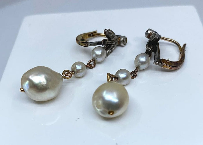 Boucles d'oreilles Boucles d’oreilles en or 18 carats, perles et diamants vers 1900 58 Facettes AB358
