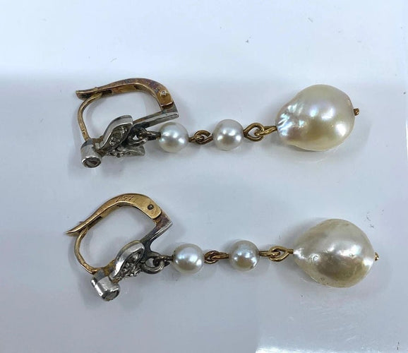 Boucles d'oreilles Boucles d’oreilles en or 18 carats, perles et diamants vers 1900 58 Facettes AB358