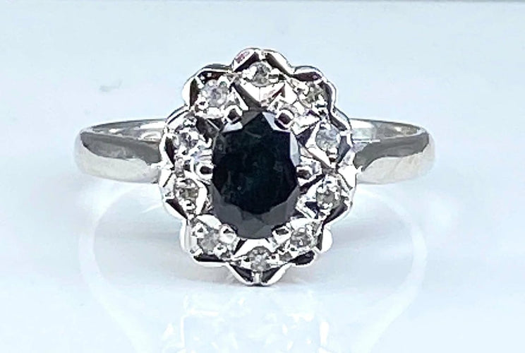 Bague 46 Bague marguerite en or blanc 18 carats au saphir et diamants 58 Facettes AB361