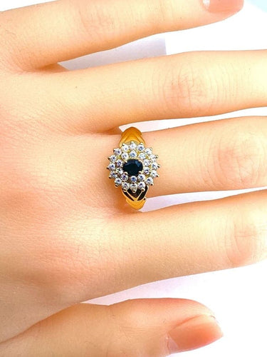 Bague 57 Bague en or jaune 18 carats avec saphir et 26 diamants 58 Facettes AB373