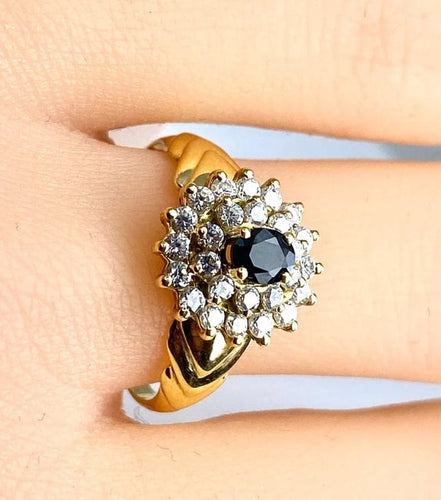 Bague 57 Bague en or jaune 18 carats avec saphir et 26 diamants 58 Facettes AB373