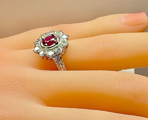 Bague 51 Bague marguerite en or blanc 18 carats avec rubis et diamants 58 Facettes AB413