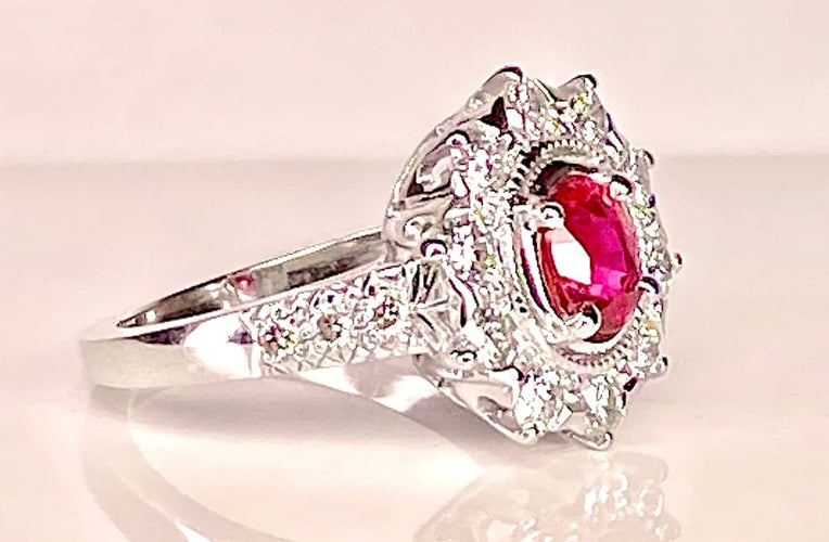 Bague 51 Bague marguerite en or blanc 18 carats avec rubis et diamants 58 Facettes AB413