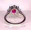 Bague 51 Bague marguerite en or blanc 18 carats avec rubis et diamants 58 Facettes AB413