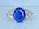 Bague 50 Bague en or blanc 18 carats avec saphir birman 5,32 ct et diamants 58 Facettes AB416