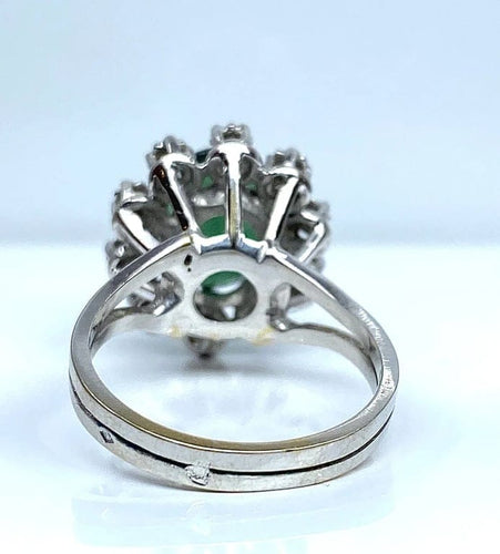 Bague 48 Bague en or blanc avec pierre verte et 10 diamants 58 Facettes AB426