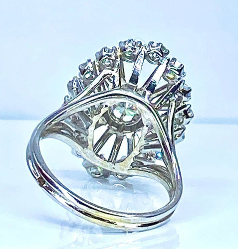 Bague Bague en or blanc 18 carats sertie de diamants 58 Facettes AB429