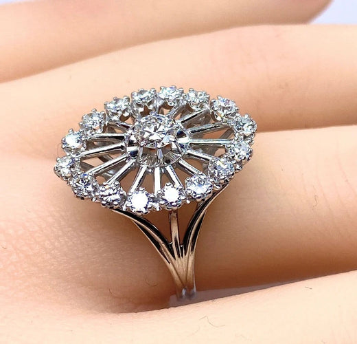 Bague Bague en or blanc 18 carats sertie de diamants 58 Facettes AB429